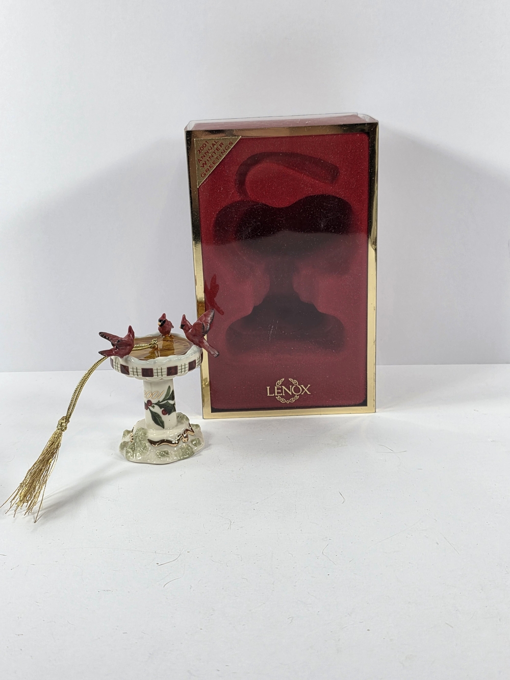 Lenox 2001 Winter Greetings Cardinal Birdbath Porcelain Ornament In Box